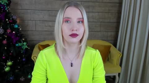 LiliLinn online show from December 21, 9:12 am