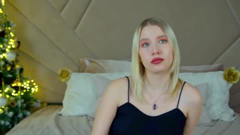 LiliLinn online show from December 23, 9:49 am