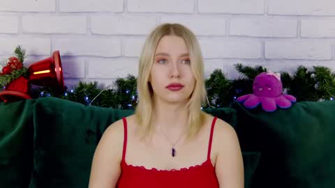 LiliLinn online show from December 24, 5:49 am