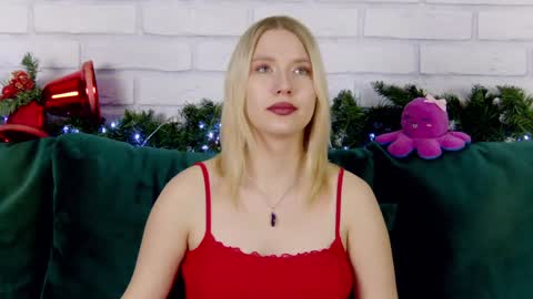 LiliLinn online show from December 24, 9:06 am