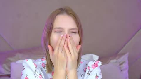 Snapshot of lililinn chatting on September 26, 5:11 am LiliLinn online show from September 26, 5:11 am