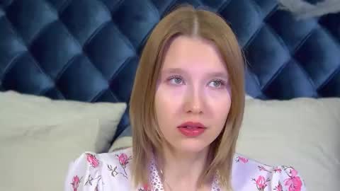 Snapshot of lililinn chatting on November 3, 5:20 am LiliLinn online show from November 3, 5:20 am