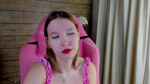 LiliLinn online show from December 20, 5:25 am