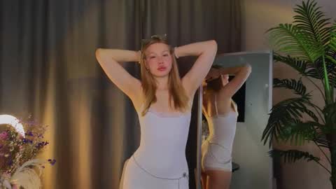 lililok101 online show from October 13, 2:11 am