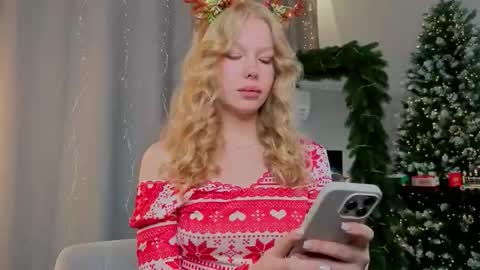 lililok101 online show from December 23, 3:15 am