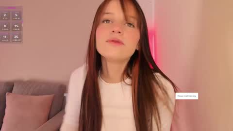 Snapshot of lilily_lv chatting on April 21, 12:22 pm Lilly online show from April 21, 12:22 pm