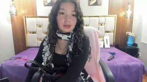 lilimini online show from July 18, 6:45 pm