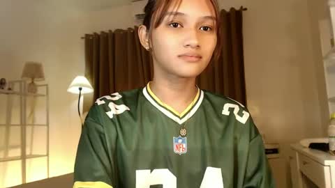 Chloe online show from March 4, 5:42 am