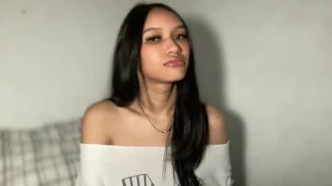 Chloe online show from July 8, 4:33 pm