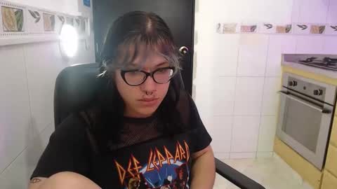 lilith  online show from April 28, 1:05 pm