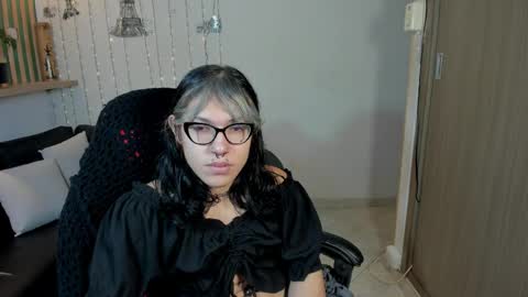 lilith  online show from May 30, 11:51 am