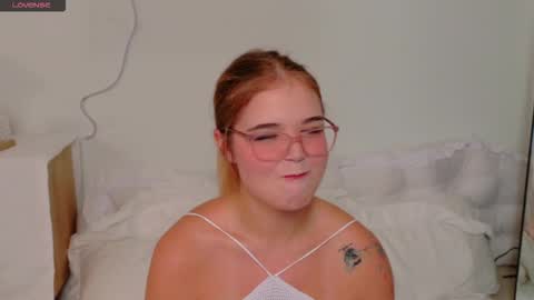 Lilith Bonheur online show from December 4, 2:21 am