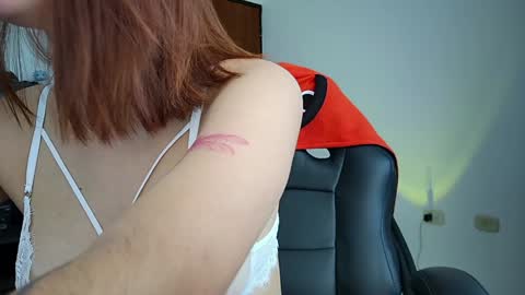 Snapshot of lilith_cruzz chatting on December 11, 6:31 pm Lilith online show from December 11, 6:31 pm