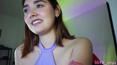 Snapshot of lilith_cruzz chatting on December 16, 11:07 pm Lilith online show from December 16, 11:07 pm