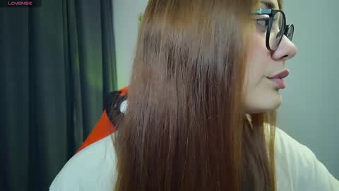 Snapshot of lilith_cruzz chatting on February 18, 2:18 am Lilith online show from February 18, 2:18 am