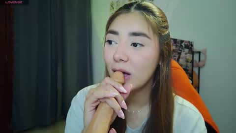 Snapshot of lilith_cruzz chatting on February 24, 1:58 am Lilith online show from February 24, 1:58 am