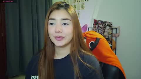 Snapshot of lilith_cruzz chatting on February 26, 1:15 am Lilith online show from February 26, 1:15 am