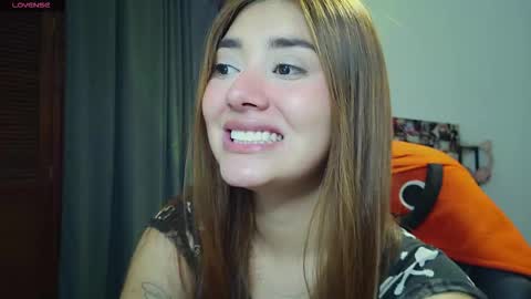 Snapshot of lilith_cruzz chatting on March 5, 4:08 am Lilith online show from March 5, 4:08 am