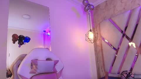   online show from December 15, 7:51 pm