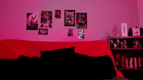 Snapshot of lilith_deveraux_ chatting on October 20, 2:17 pm MISTRESS LILITH online show from October 20, 2:17 pm