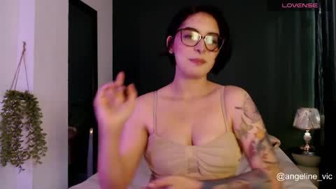 lilith online show from March 30, 11:50 pm