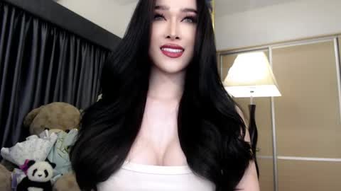 Snapshot of lilith_mazikeen69 chatting on May 27, 6:49 pm QUEEN LILITH BORBON online show from May 27, 6:49 pm