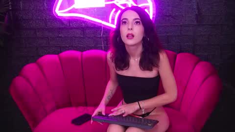 Lilith Moore online show from September 12, 4:40 pm