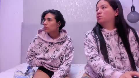 Lilith y Luna online show from June 1, 2:08 pm
