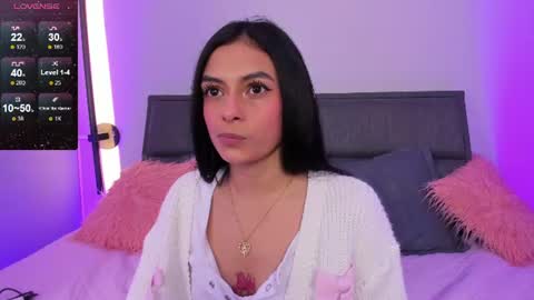 Lili petit  online show from July 15, 1:05 pm