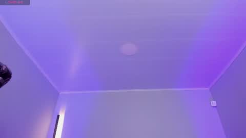 Lili petit  online show from July 17, 1:29 pm