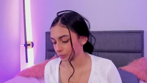 Lili petit  online show from July 28, 4:39 pm