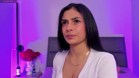 Lili petit  online show from August 4, 1:03 pm
