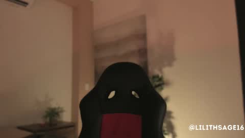 lilith_sage_ online show from September 27, 11:37 am