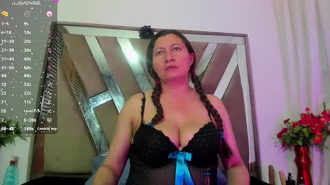 liliINDEPENDENT MODEL online show from December 2, 10:01 pm