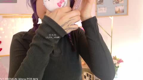 Snapshot of lilith_vamp chatting on September 23, 6:11 pm LILITH 200 LIKES Thursday Clown Costume M online show from September 23, 6:11 pm