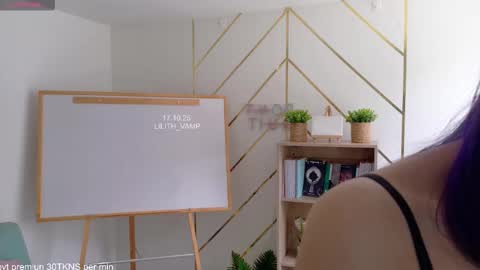 Snapshot of lilith_vamp chatting on October 17, 5:26 pm LILITH 200 LIKES Thursday Clown Costume M online show from October 17, 5:26 pm