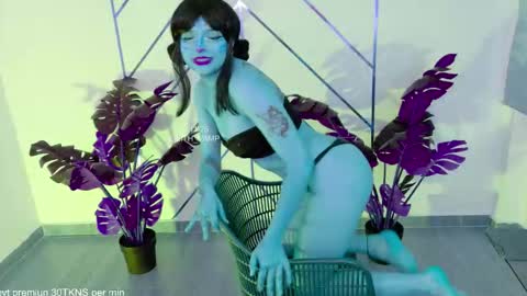 Snapshot of lilith_vamp chatting on November 27, 10:12 pm LILITH 200 LIKES Thursday Clown Costume M online show from November 27, 10:12 pm