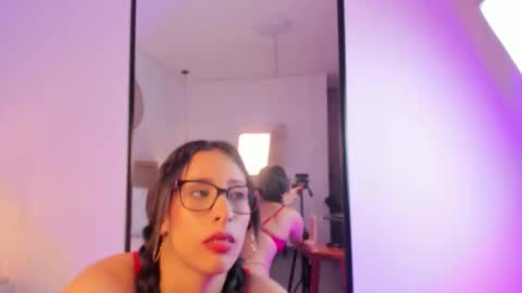 L I L I  online show from February 27, 8:36 am