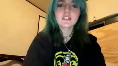 molly online show from June 8, 4:24 am