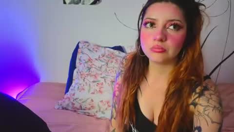 Snapshot of lilithandjacob chatting on June 15, 9:39 pm online show from June 15, 9:39 pm