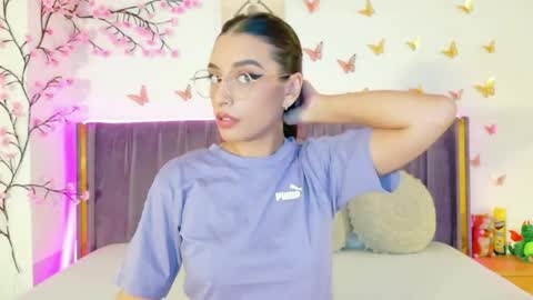 Snapshot of lilithcapri777 chatting on May 18, 9:48 am Lily online show from May 18, 9:48 am