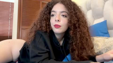 Snapshot of lilithdoeyes chatting on March 31, 2:50 pm Lilith online show from March 31, 2:50 pm