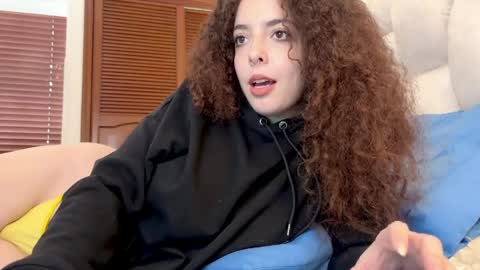 Snapshot of lilithdoeyes chatting on April 6, 3:13 pm Lilith online show from April 6, 3:13 pm
