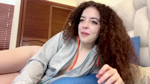 Snapshot of lilithdoeyes chatting on April 11, 2:54 pm Lilith online show from April 11, 2:54 pm