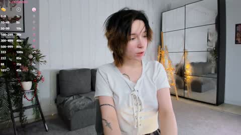 Snapshot of lilithlunna chatting on December 27, 4:04 am Lilith online show from December 27, 4:04 am