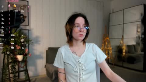 Snapshot of lilithlunna chatting on January 10, 4:33 am Lilith online show from January 10, 4:33 am