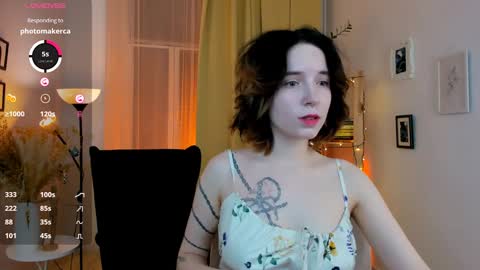 Snapshot of lilithlunna chatting on January 10, 10:36 pm Lilith online show from January 10, 10:36 pm