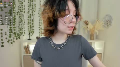 Snapshot of lilithlunna chatting on January 15, 2:27 am Lilith online show from January 15, 2:27 am