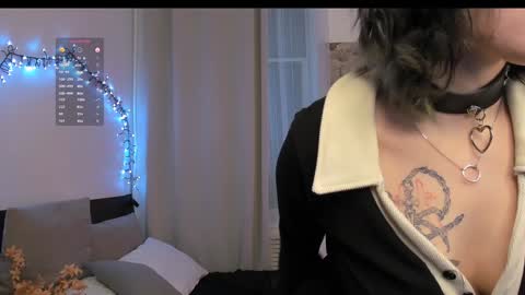 Snapshot of lilithlunna chatting on February 2, 4:48 am Lilith online show from February 2, 4:48 am