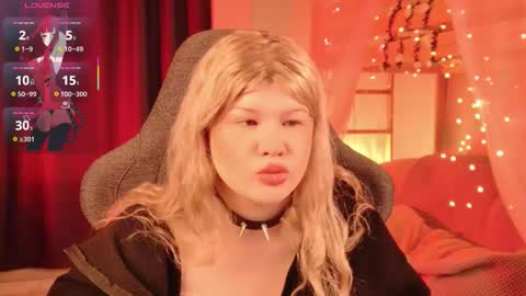 Snapshot of lilithnelson chatting on March 4, 8:42 am LilithNelson online show from March 4, 8:42 am